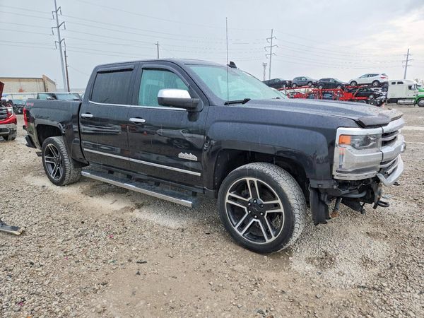 2017 CHEVROLET SILVERADO High Country — Passenger 3/4