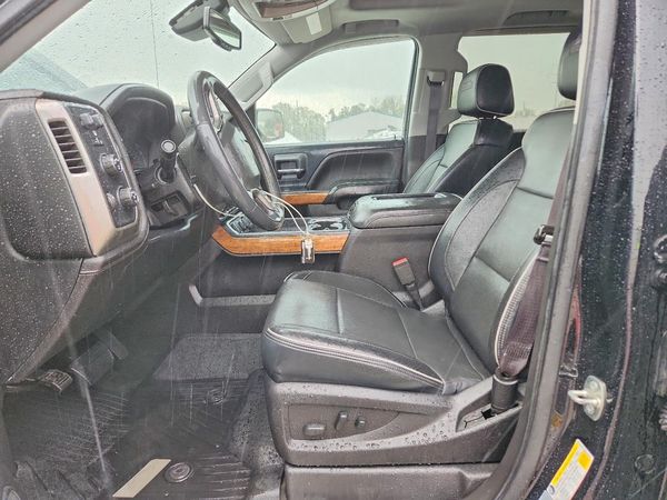 2017 CHEVROLET SILVERADO High Country — DENT