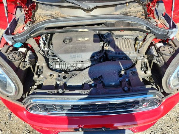 2019 MINI COOPER — Engine bay