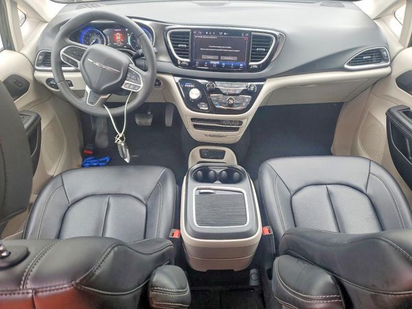 2024 CHRYSLER PACIFICA Touring L — CKPT