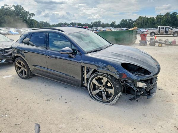 2023 PORSCHE MACAN — Passenger 3/4
