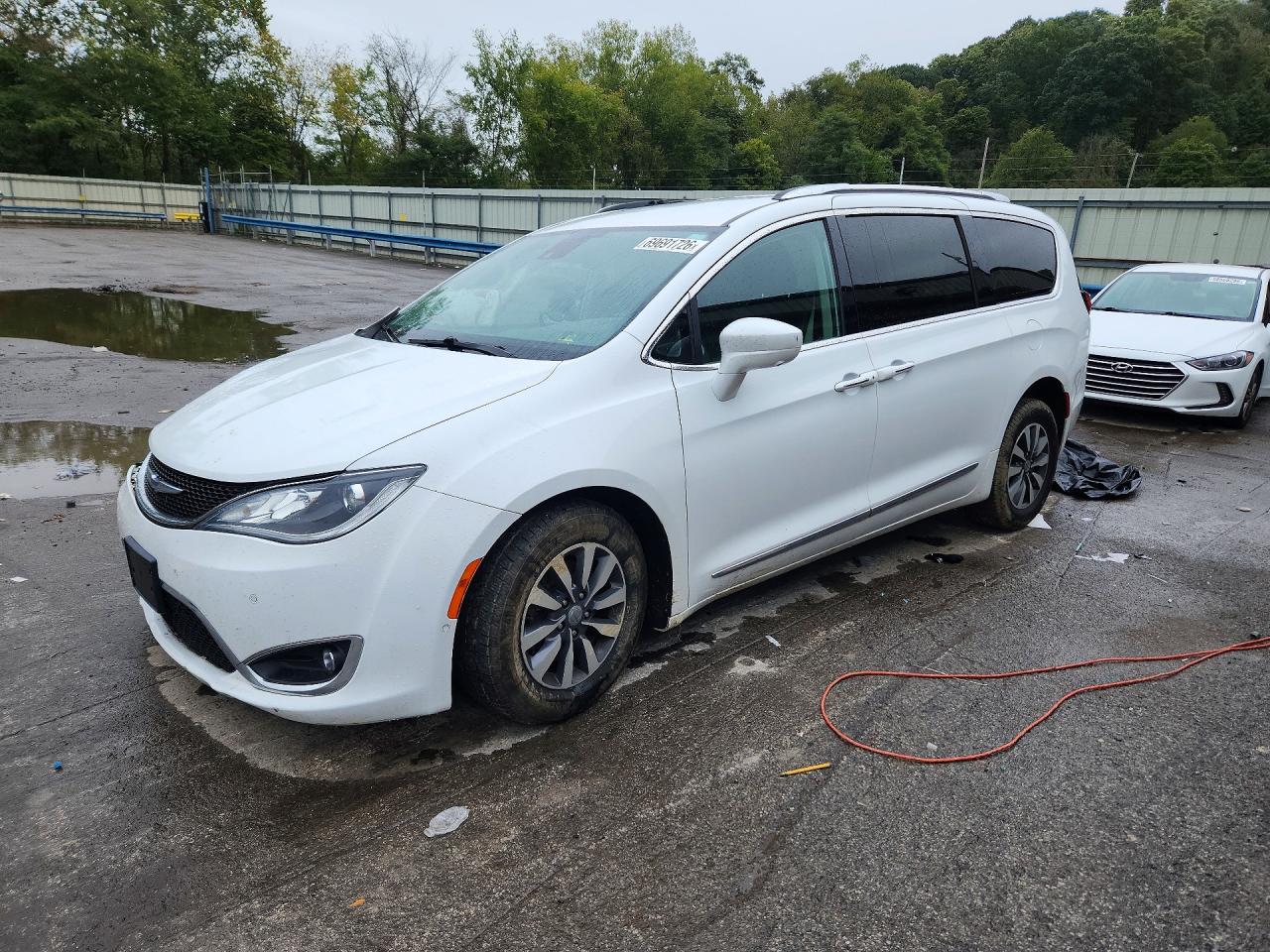 2020 CHRYSLER PACIFICA Touring L Plus — Front 3/4