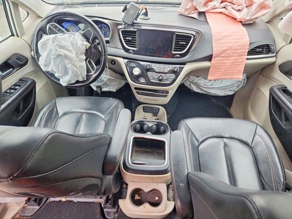 2020 CHRYSLER PACIFICA Touring L Plus — CKPT