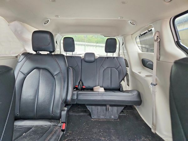 2020 CHRYSLER PACIFICA Touring L Plus — SUVN