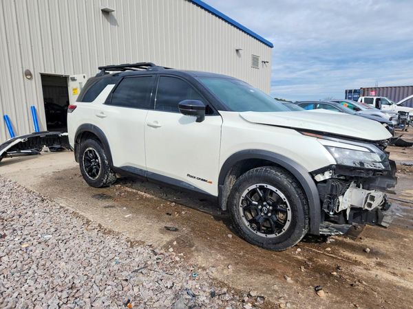 2023 NISSAN PATHFINDER SV — Passenger 3/4