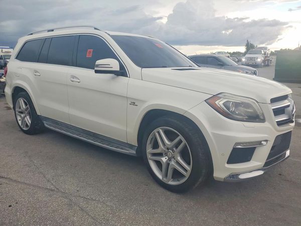 2014 MERCEDES-BENZ GL-CLASS GL 550 4MATIC — Passenger 3/4