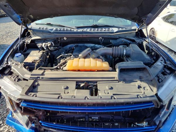 2018 FORD F150 — Engine bay