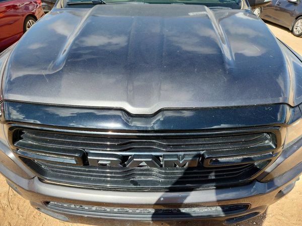 2020 RAM 1500 Big Horn, Lonestar — Engine bay
