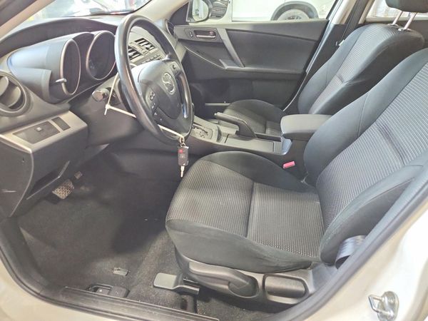 2013 MAZDA 3 Sport/GX — DENT