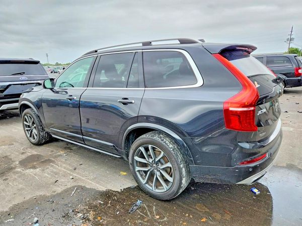 2017 VOLVO XC90 Momentum — DSRA