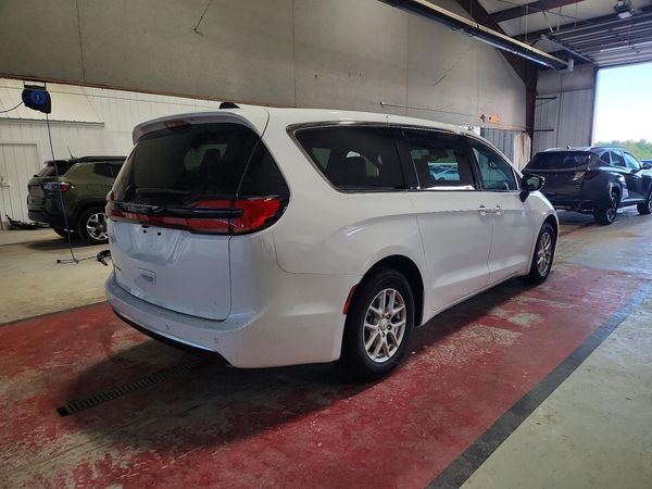 2027 CHRYSLER PACIFICA Select — PSRA