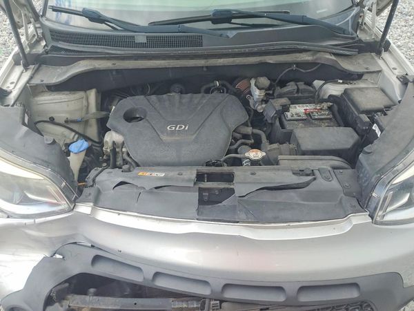 2015 KIA SOUL GL(Middle-low grade) — Engine bay