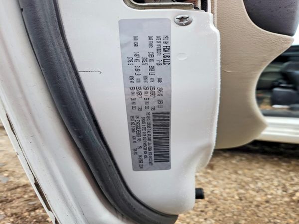 2018 DODGE GRAND CARAVAN SE — VINS