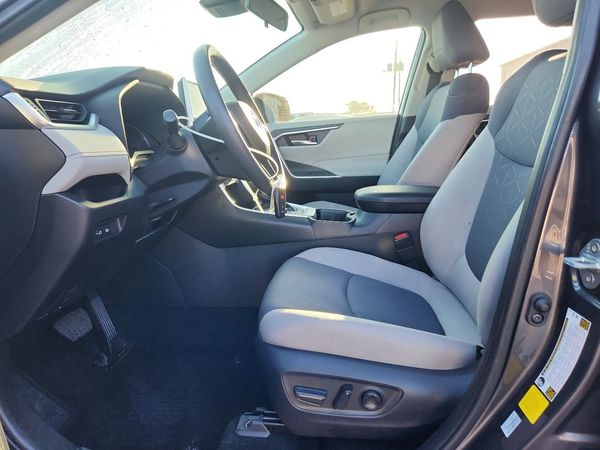 2025 TOYOTA RAV4 XLE — DENT