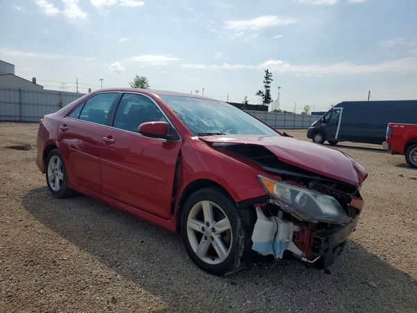 2014 TOYOTA CAMRY — Passenger 3/4