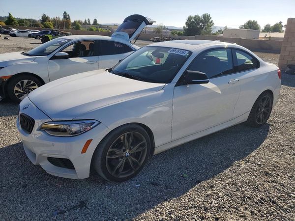 2015 BMW M235I — Front 3/4
