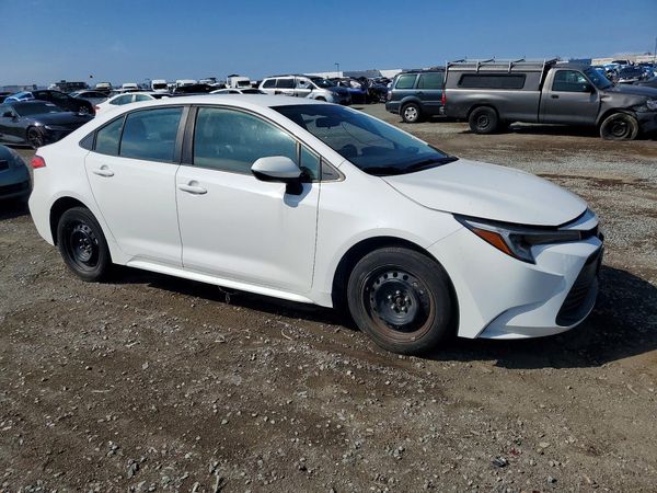 2024 TOYOTA COROLLA — Passenger 3/4