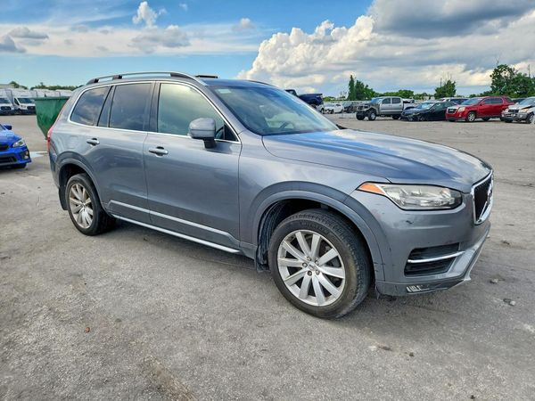 2016 VOLVO XC90 SV52 Momentum — Passenger 3/4