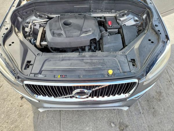 2016 VOLVO XC90 SV52 Momentum — Engine bay