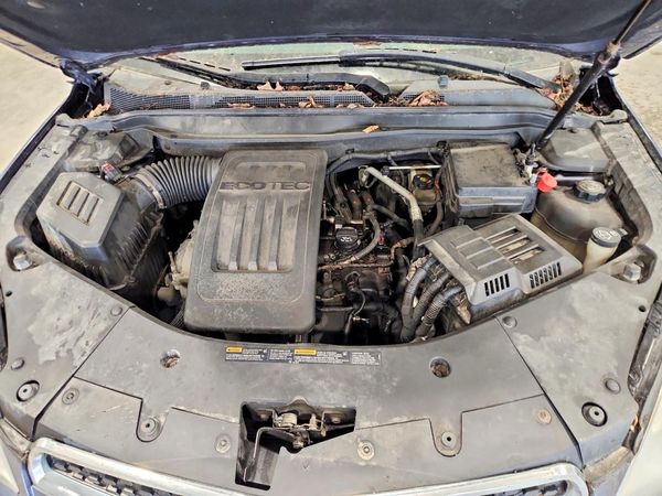 2013 CHEVROLET EQUINOX 1LT — Engine bay
