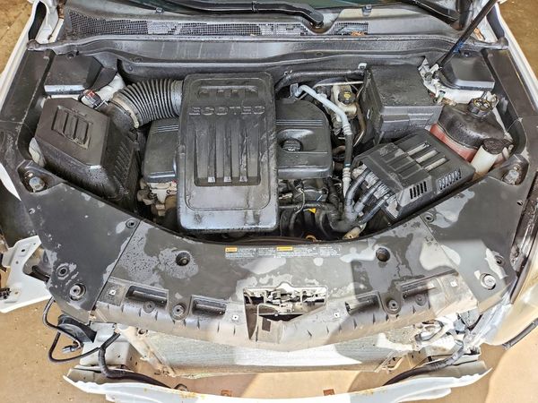 2017 CHEVROLET EQUINOX LT / FL — Engine bay