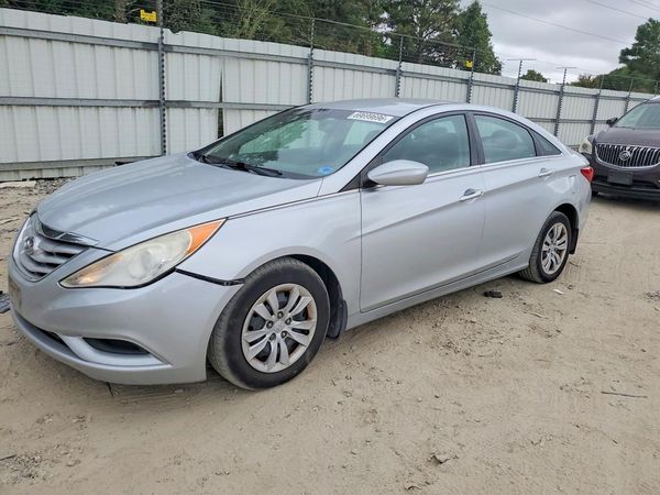 2013 HYUNDAI SONATA — DSFA — Front 3/4