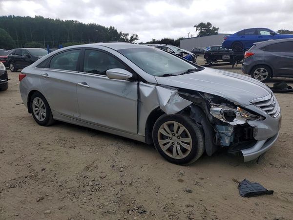 2013 HYUNDAI SONATA GLS/ GLS Popular — Passenger 3/4