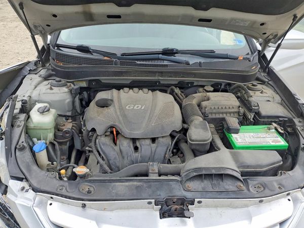 2013 HYUNDAI SONATA GLS/ GLS Popular — Engine bay