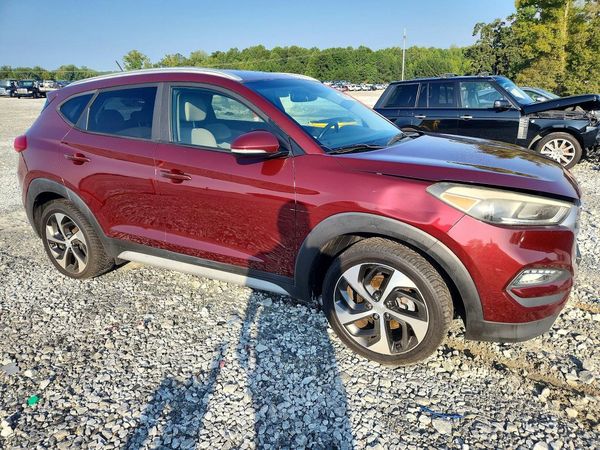 2017 HYUNDAI TUCSON — Passenger 3/4