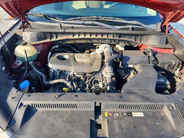 2017 HYUNDAI TUCSON — Engine bay