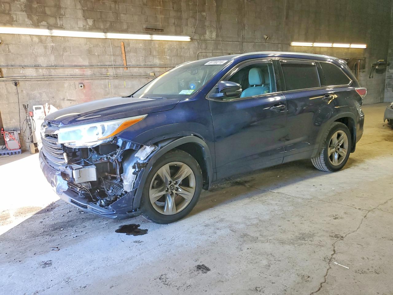 2016 TOYOTA HIGHLANDER Base/Hybrid — Front 3/4