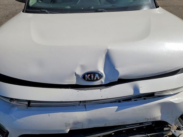 2020 KIA SOUL EX — Engine bay