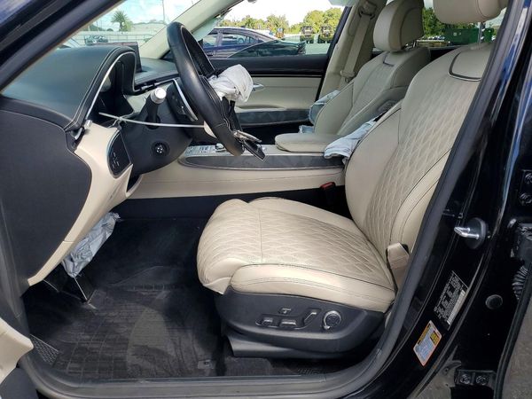 2025 GENESIS GV70 — DENT