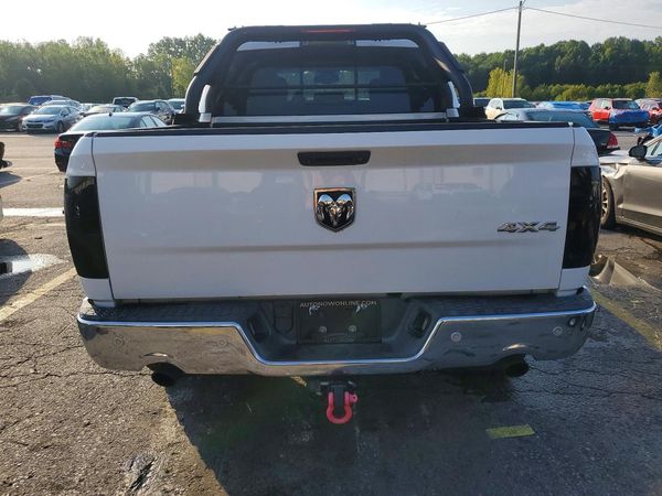 2015 RAM 1500 SLT — DIRR