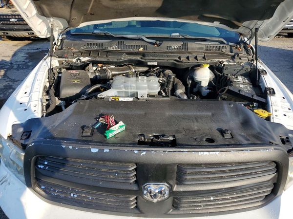 2015 RAM 1500 SLT — Engine bay