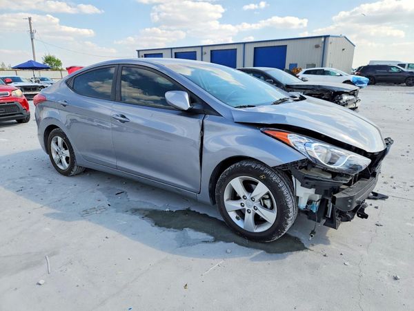 2013 HYUNDAI ELANTRA — Passenger 3/4