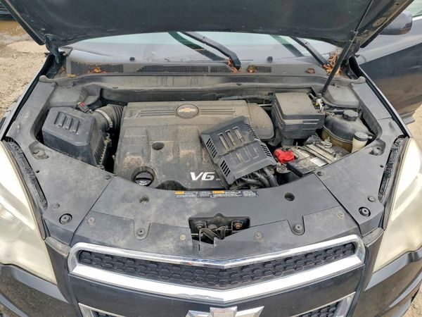 2012 CHEVROLET EQUINOX 1LT — Engine bay