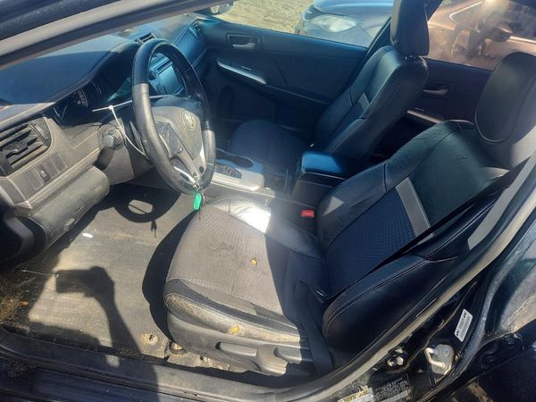 2014 TOYOTA CAMRY — DENT