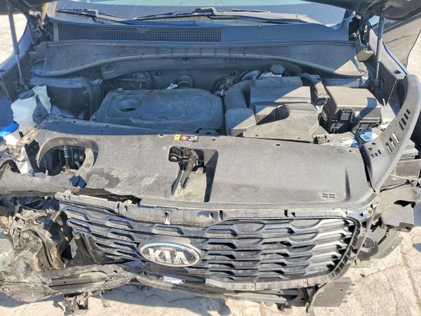 2019 KIA SORENTO L, LX, S — Engine bay