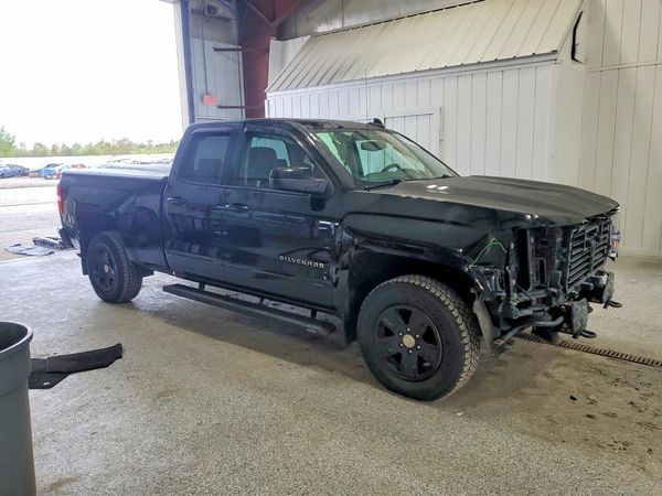 2018 CHEVROLET SILVERADO LT — Passenger 3/4