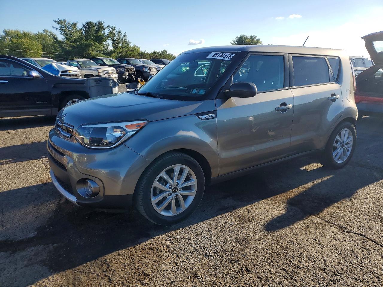 2018 KIA SOUL Plus — Front 3/4