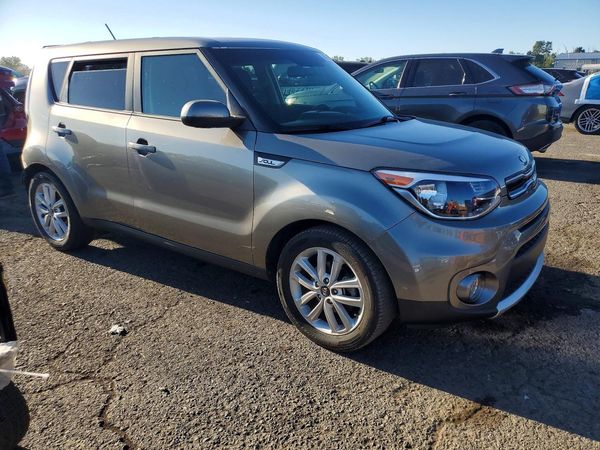 2018 KIA SOUL Plus — Passenger 3/4