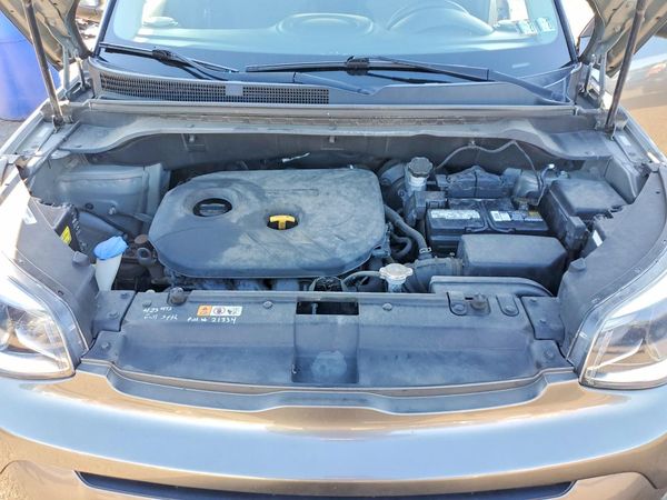 2018 KIA SOUL Plus — Engine bay