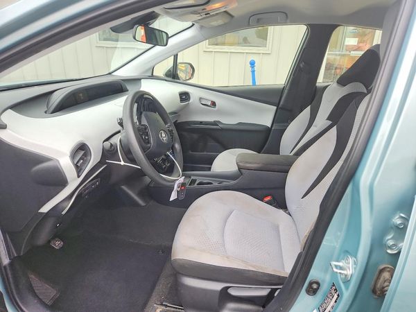 2019 TOYOTA PRIUS LE/XLE — DENT