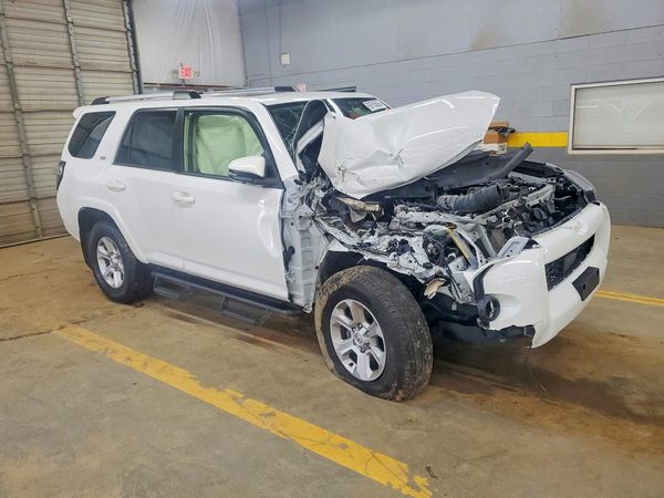 2024 TOYOTA 4RUNNER SR5 Prem — Passenger 3/4