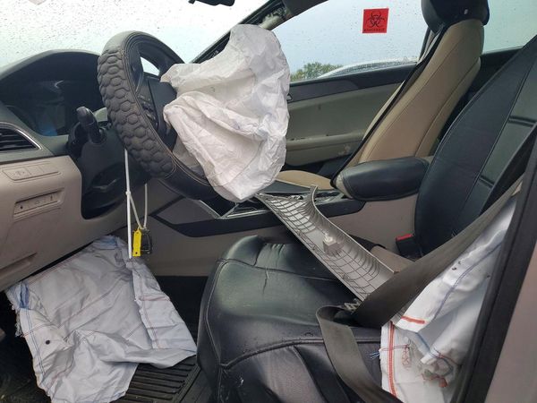 2016 HYUNDAI SONATA — DENT