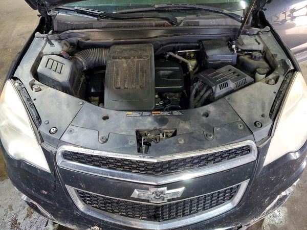 2015 CHEVROLET EQUINOX LTZ — Engine bay