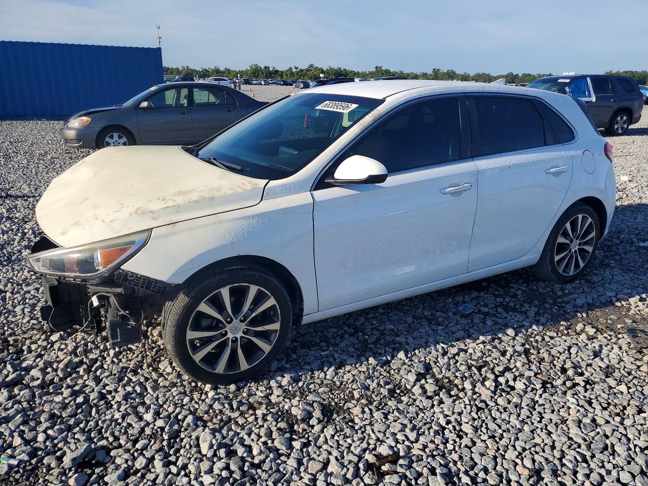 2018 HYUNDAI ELANTRA Elantra GT — Front 3/4