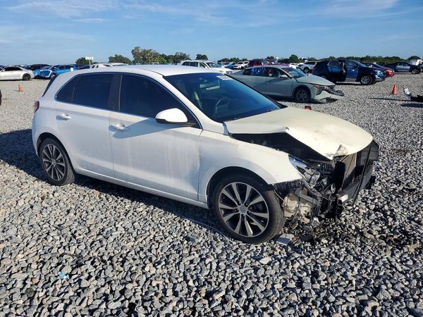 2018 HYUNDAI ELANTRA Elantra GT — Passenger 3/4