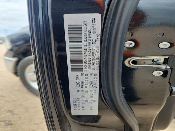 2017 RAM 1500 SLT — VINS